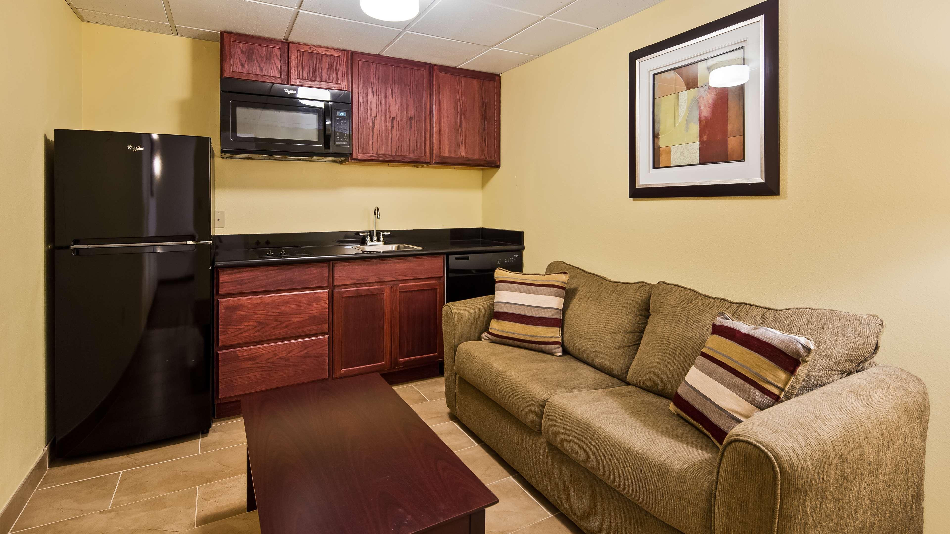 Best Western Airport Inn&Suites Cleveland Brook Park Buitenkant foto