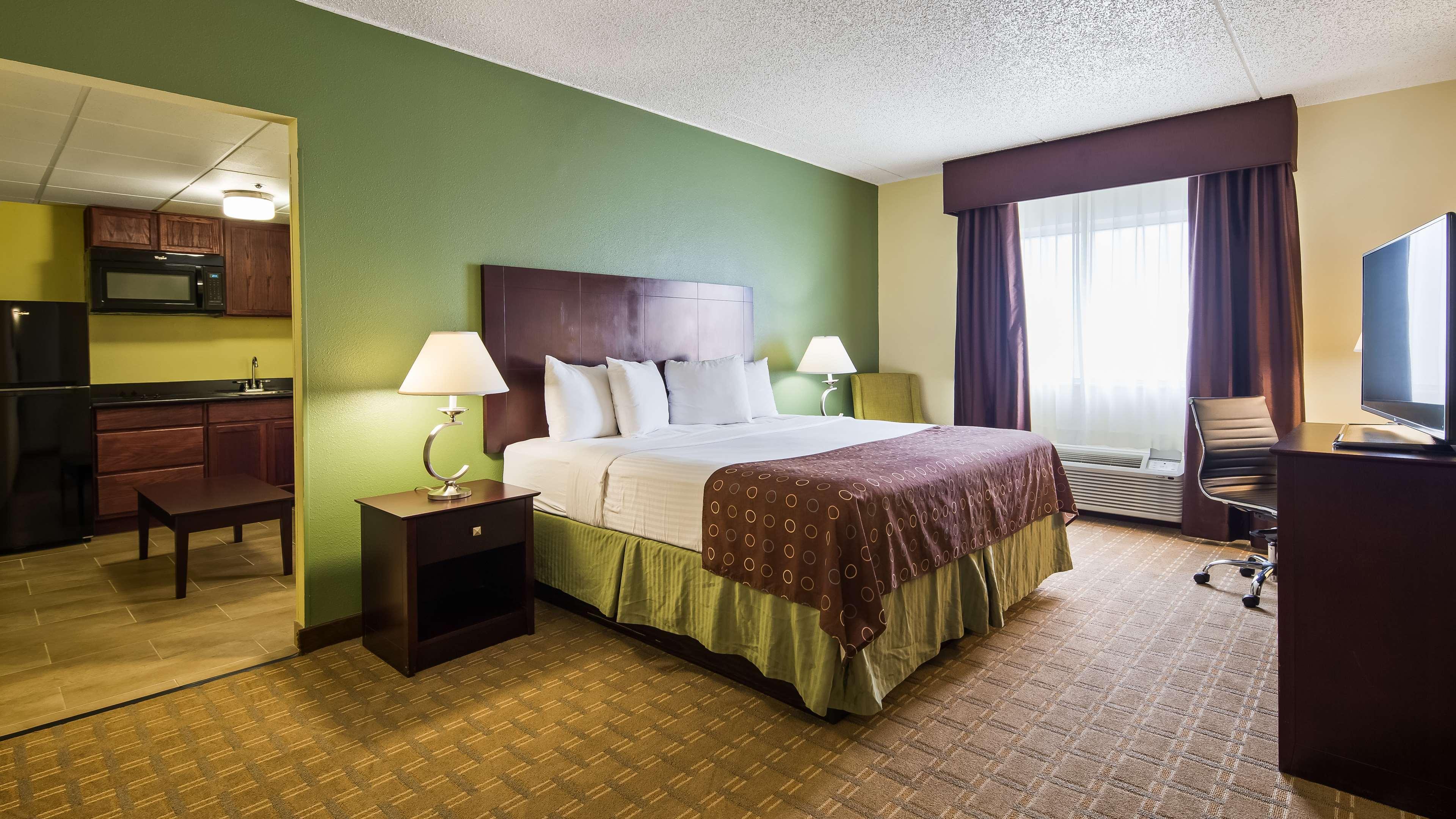 Best Western Airport Inn&Suites Cleveland Brook Park Buitenkant foto