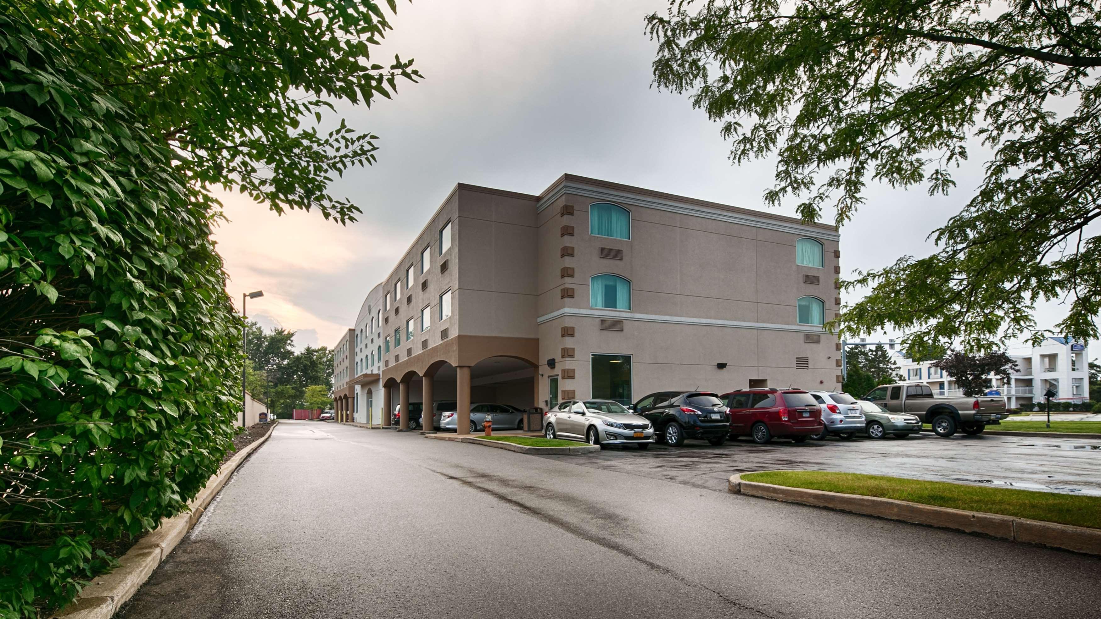 Best Western Airport Inn&Suites Cleveland Brook Park Buitenkant foto