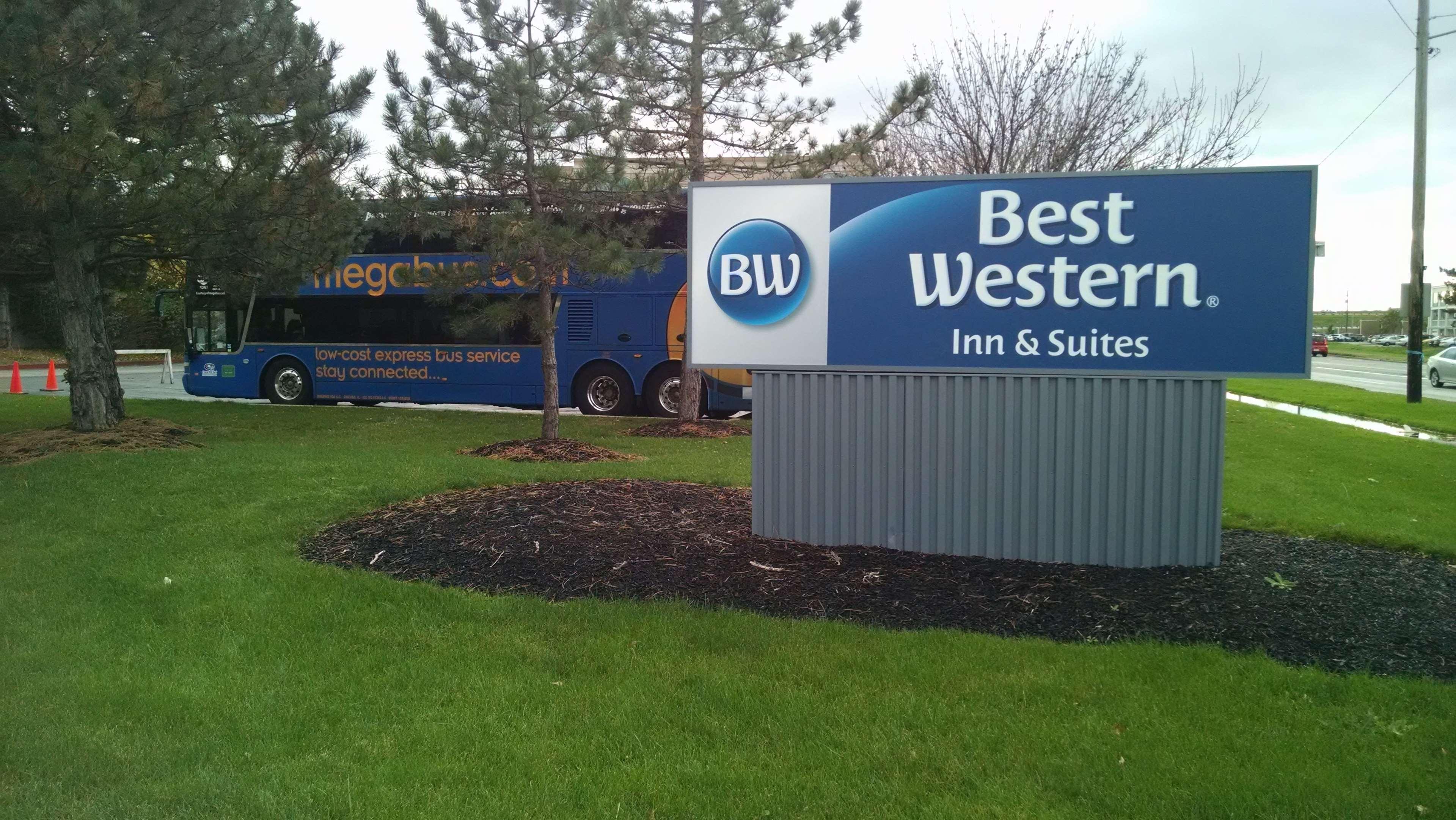 Best Western Airport Inn&Suites Cleveland Brook Park Buitenkant foto