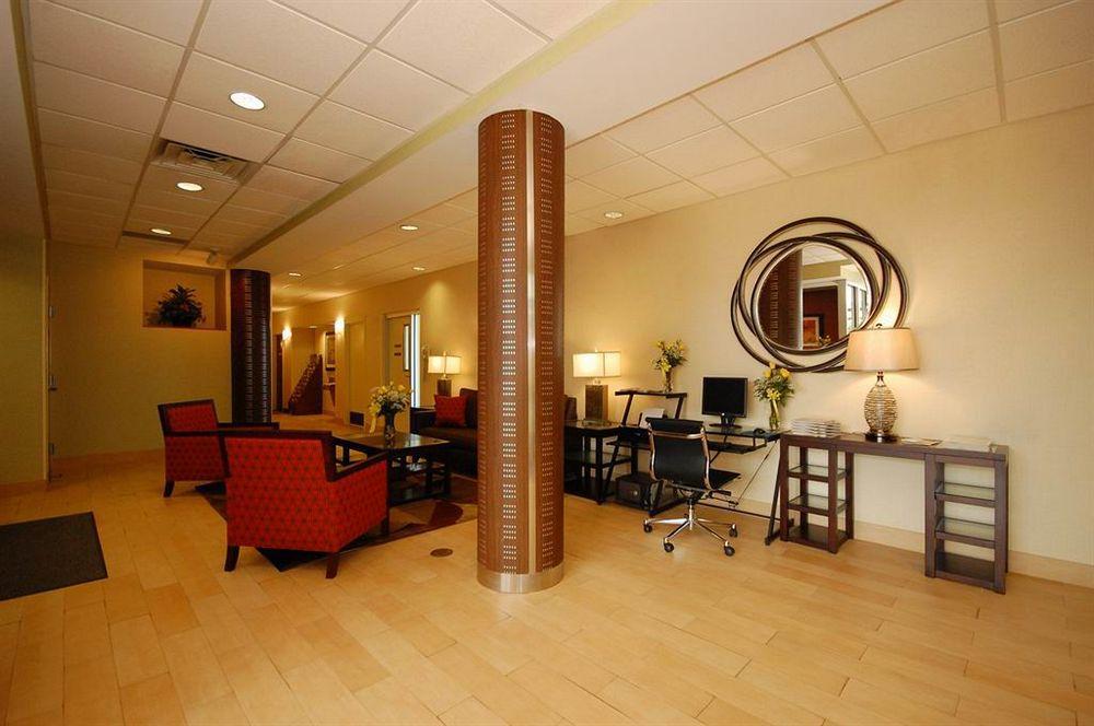 Best Western Airport Inn&Suites Cleveland Brook Park Buitenkant foto