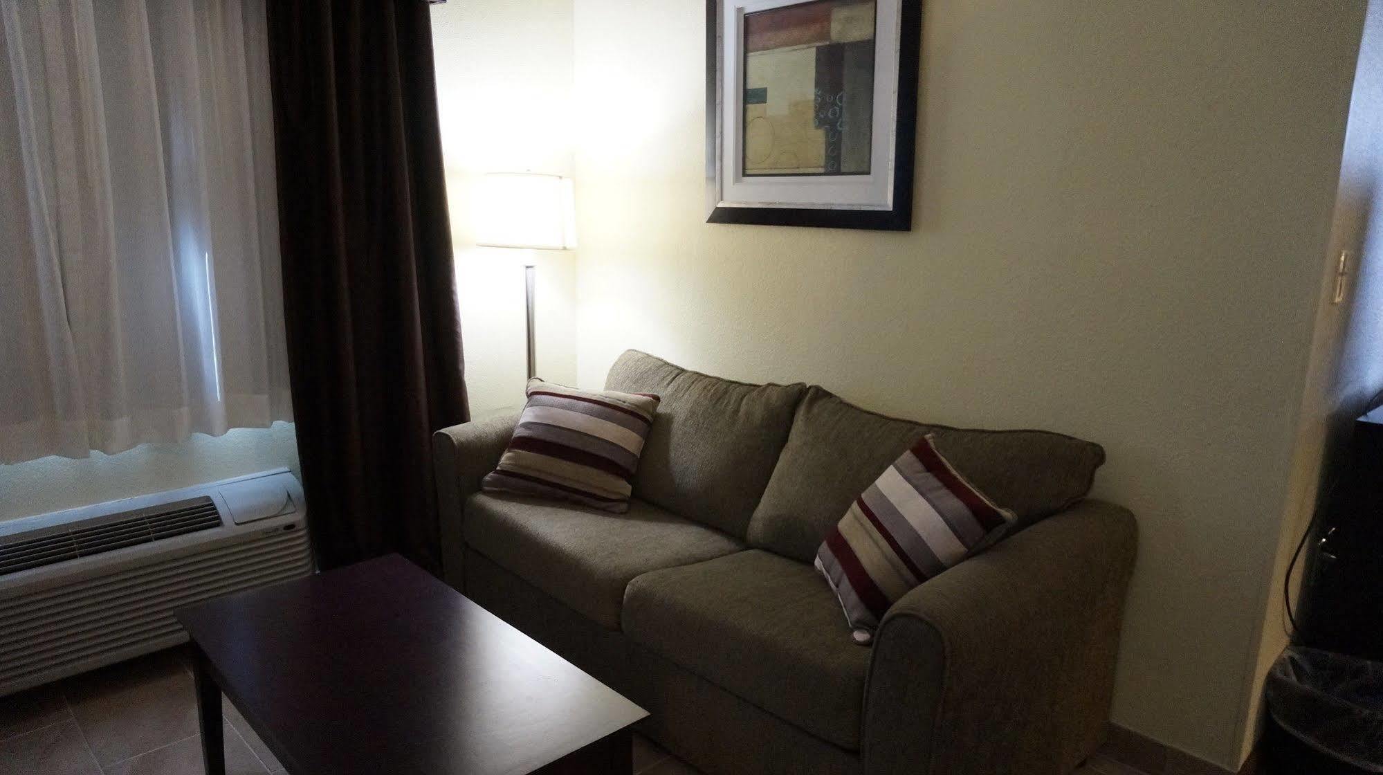 Best Western Airport Inn&Suites Cleveland Brook Park Buitenkant foto