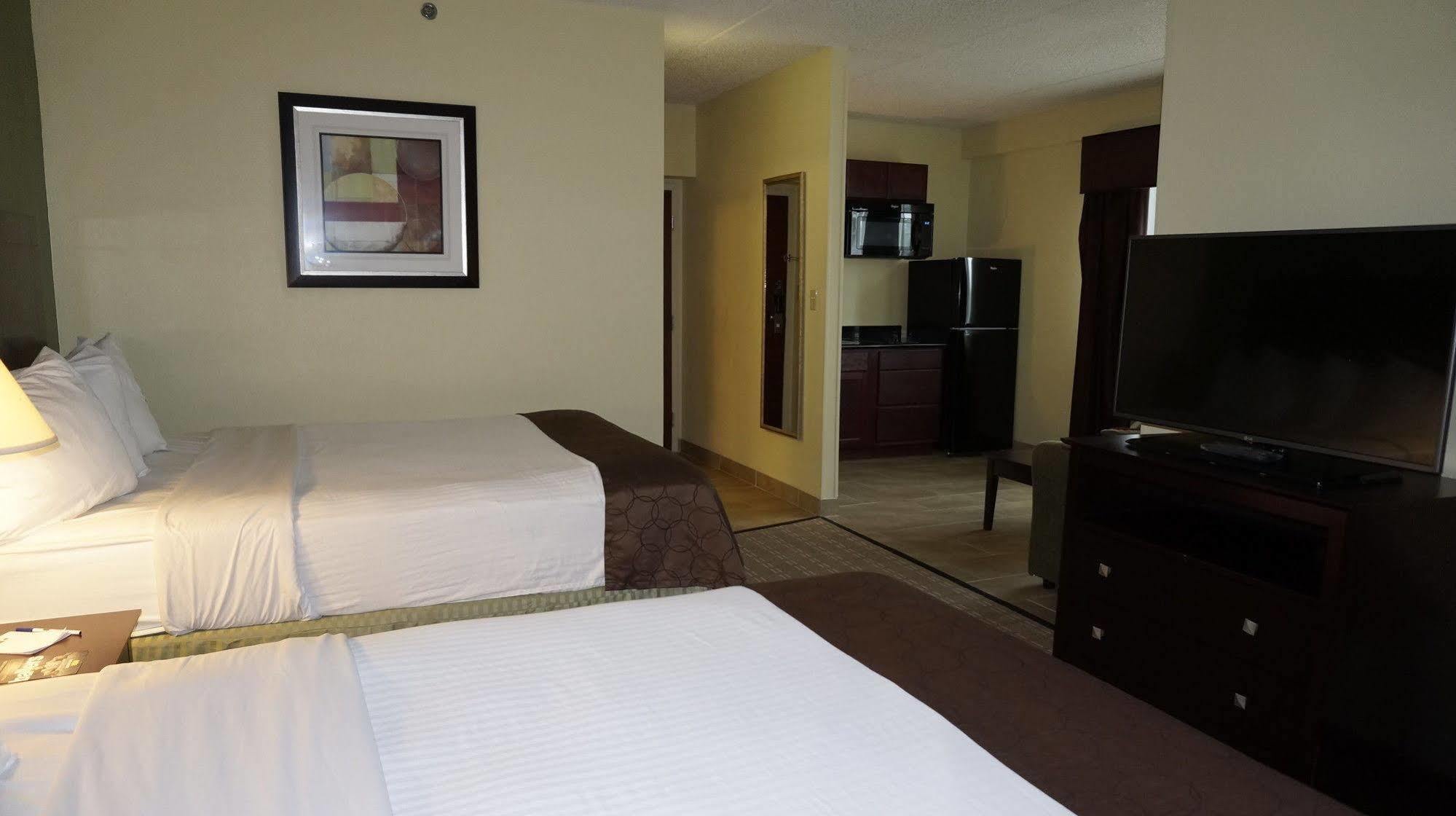 Best Western Airport Inn&Suites Cleveland Brook Park Buitenkant foto