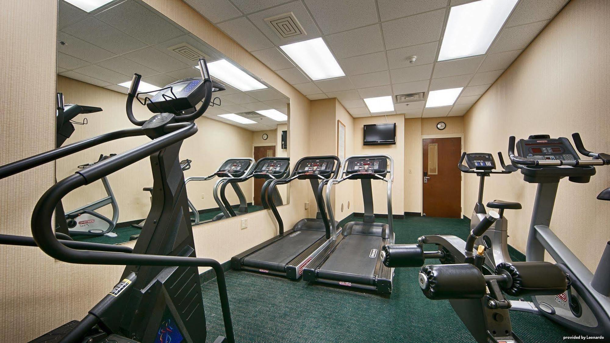 Best Western Airport Inn&Suites Cleveland Brook Park Buitenkant foto
