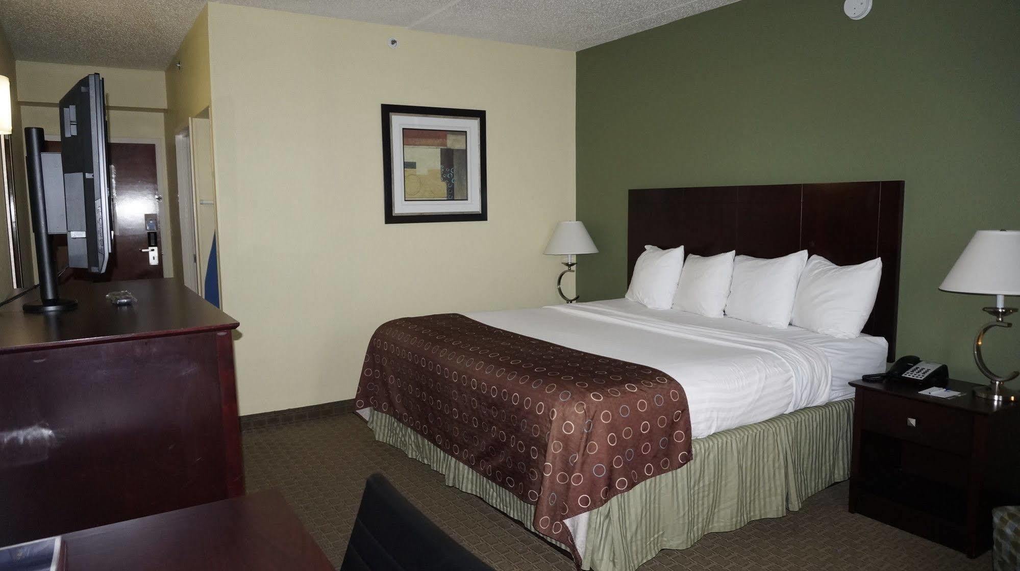 Best Western Airport Inn&Suites Cleveland Brook Park Buitenkant foto