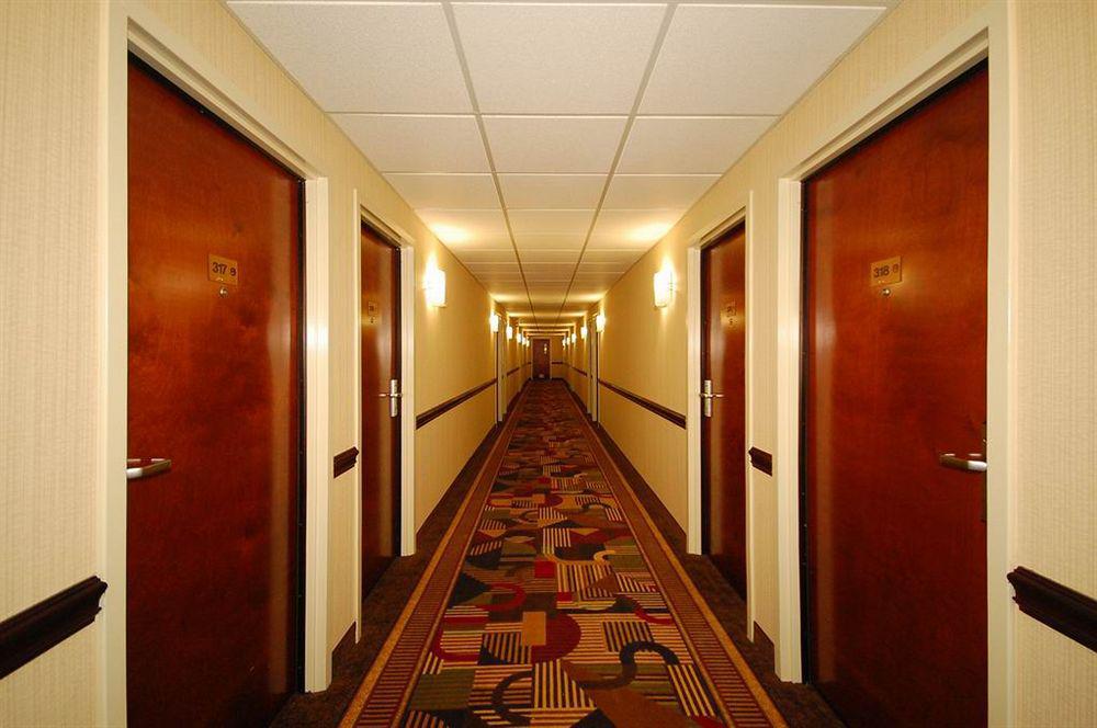 Best Western Airport Inn&Suites Cleveland Brook Park Buitenkant foto